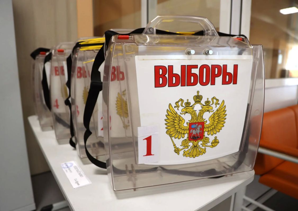 Дмитрий Кощенко: Вместе с коллегами, председателем Территориальной избирательной комиссии и представителями общественности проверил избирательные участки Нижневартовска перед выборами Дмитрий Кощенко: Вместе с коллегами, председателем Территориальной избирательной комиссии и представителями общественности проверил избирательные участки Нижневартовска перед выборами