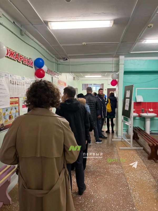 На участках уже многолюдно