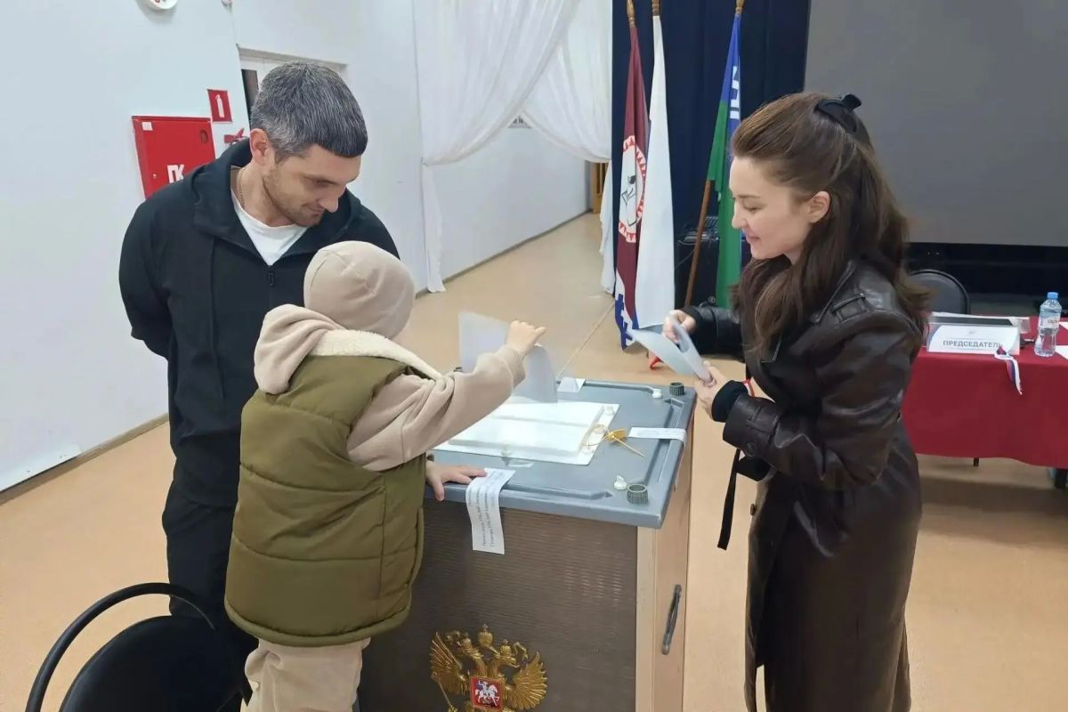 Югра выбирает будущее. В первый день больших выборов жители региона показали высокую активность Югра выбирает будущее. В первый день больших выборов жители региона показали высокую активность