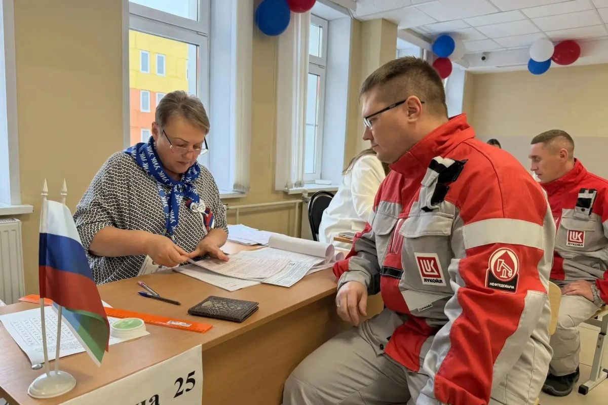 Югра выбирает будущее. В первый день больших выборов жители региона показали высокую активность Югра выбирает будущее. В первый день больших выборов жители региона показали высокую активность
