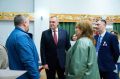 Губернатор Югры Руслан Кухарук проголосовал в первый час выборов на участке № 294 в Ханты-Мансийске