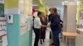 Жители Нижневартовска в течение дня приходят на избирательные участки, чтобы своим голосом определить будущее России, нашего региона и родного города