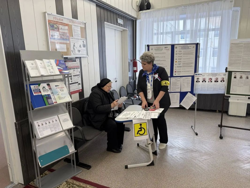 На избирательных участках Югры созданы все условия для комфортного голосования избирателей старшего поколения, маломобильных категорий граждан, а также избирателей с инвалидностью На избирательных участках Югры созданы все условия для комфортного голосования избирателей старшего поколения, маломобильных категорий граждан, а также избирателей с инвалидностью