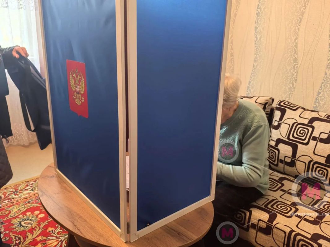 В день своего 90-летия проголосовала жительница поселка Высокий в Мегионе Людмила Михайловна Потяева