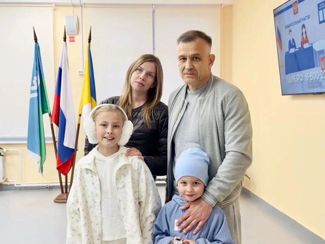 Приходить на избирательный участок всей семьей - добрая традиция Губайдуллиных Приходить на избирательный участок всей семьей - добрая традиция Губайдуллиных