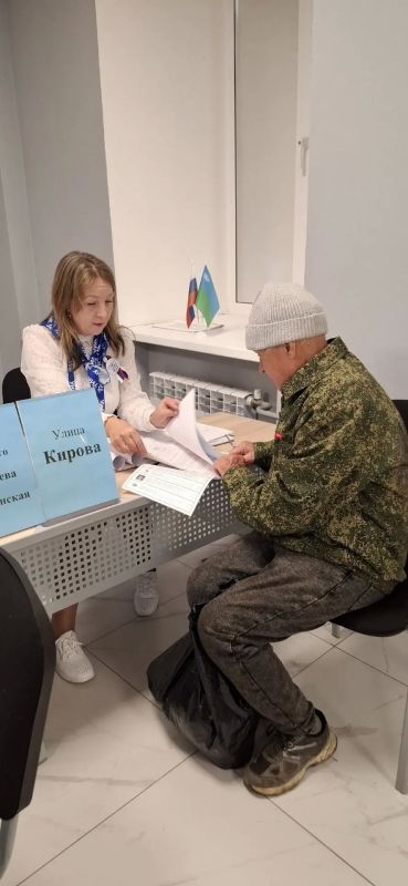 Жители Ханты-Мансийска продолжают голосовать Жители Ханты-Мансийска продолжают голосовать