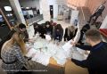 Члены всех 2 009 участковых избирательных комиссий Тюменской области, включая ХМАО и ЯНАО, приступили к подсчету голосов на выборах депутатов Госдумы РФ, Тюменской областной думы, думы Югры и 27 муниципальных дум