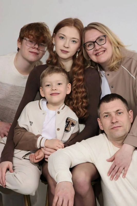С Днём многодетной семьи, дорогие югорчане! С Днём многодетной семьи, дорогие югорчане!