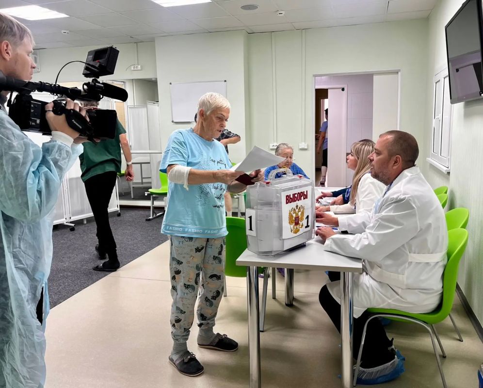«Обязана ради правнуков». Пациентка Кардиоцентра проголосовала после операции на сердце