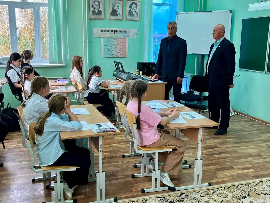 Общественники и ветераны МВД провели профилактическую беседу с подростками в Советском районе Общественники и ветераны МВД провели профилактическую беседу с подростками в Советском районе