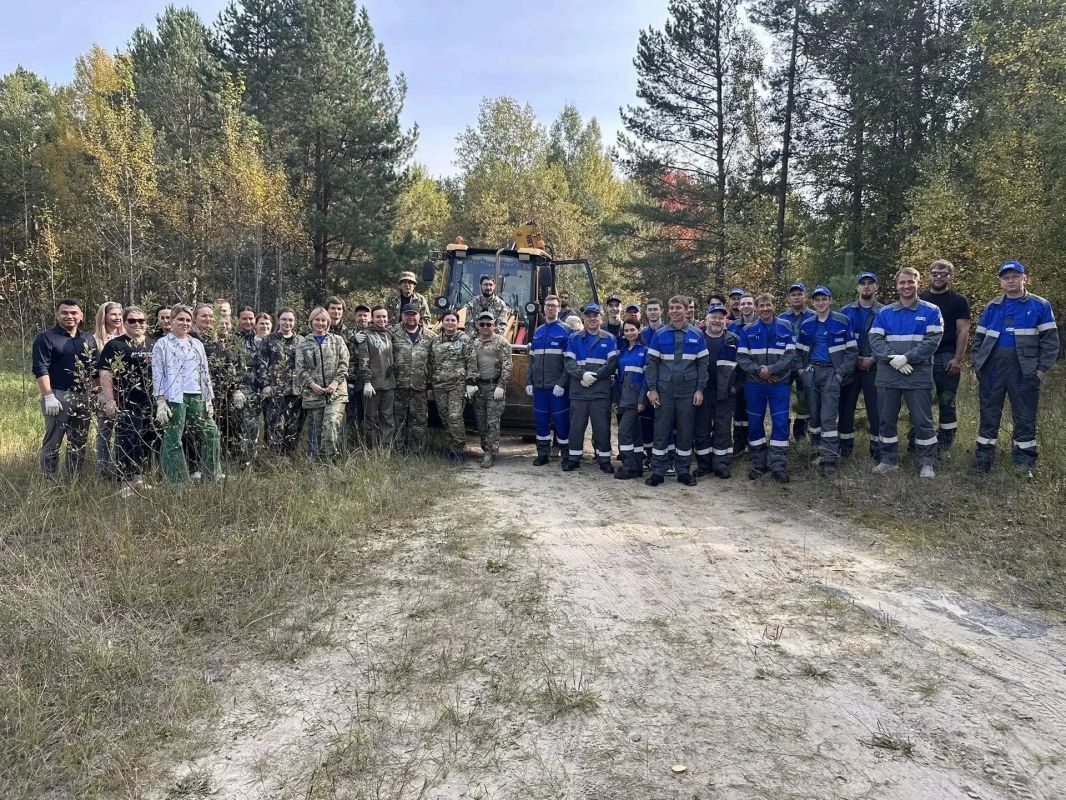 В рамках всероссийской акции «Сохраним лес» в районе деревни Сайгатина Сургутского района состоялся большой субботник! В рамках всероссийской акции «Сохраним лес» в районе деревни Сайгатина Сургутского района состоялся большой субботник!