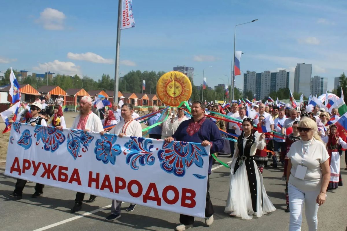 Дмитрий Кощенко: С большой радостью и гордостью сообщаю о значимом достижении нашего города: муниципальное бюджетное учреждение «Центр национальных культур» стало лауреатом первой степени в окружном смотре деятельности... Дмитрий Кощенко: С большой радостью и гордостью сообщаю о значимом достижении нашего города: муниципальное бюджетное учреждение «Центр национальных культур» стало лауреатом первой степени в окружном смотре деятельности...