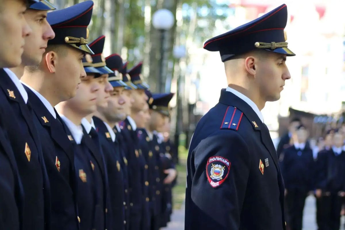 Более 40 молодых полицейских прибыли на службу в Югру Более 40 молодых полицейских прибыли на службу в Югру