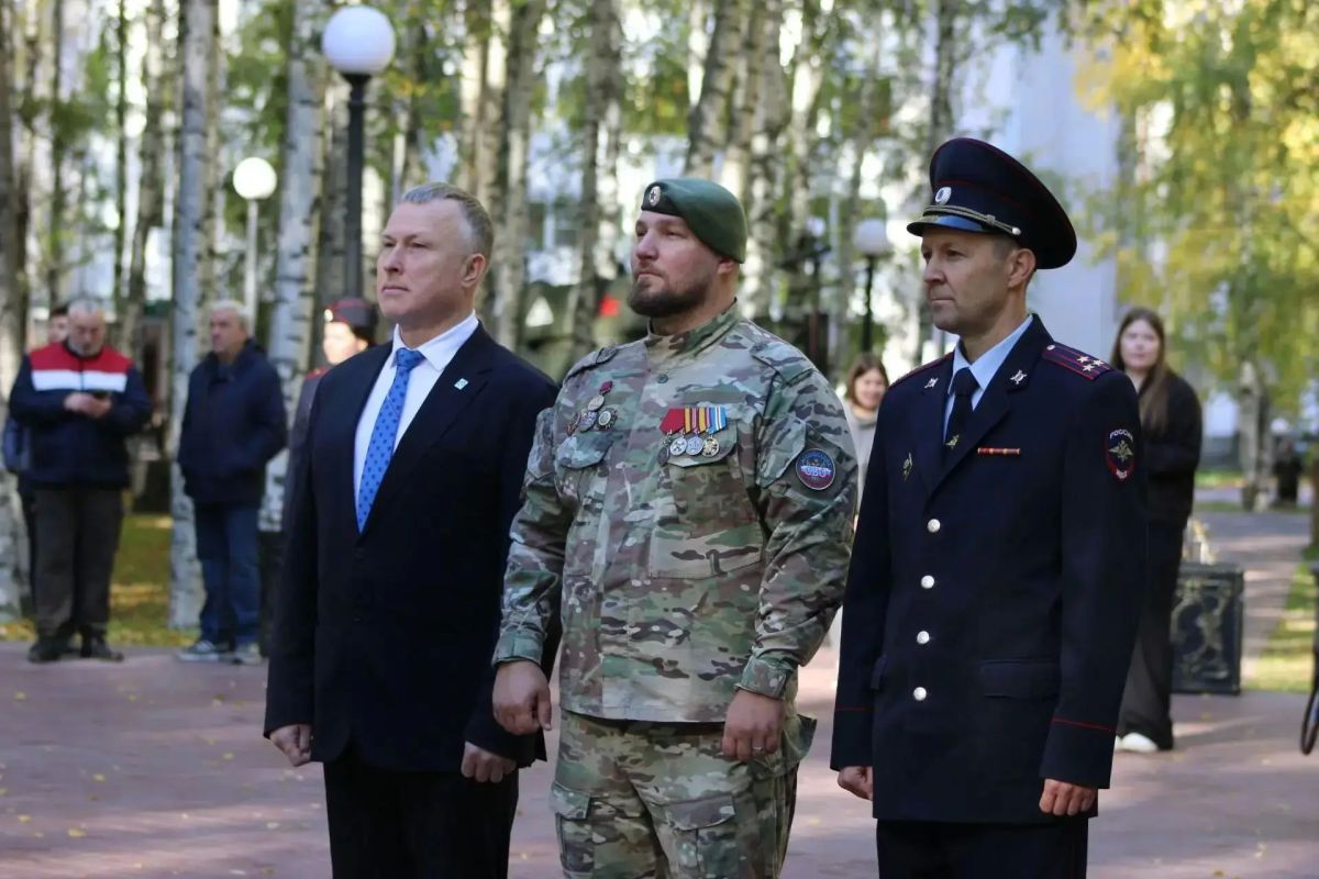 Более 40 молодых полицейских прибыли на службу в Югру Более 40 молодых полицейских прибыли на службу в Югру