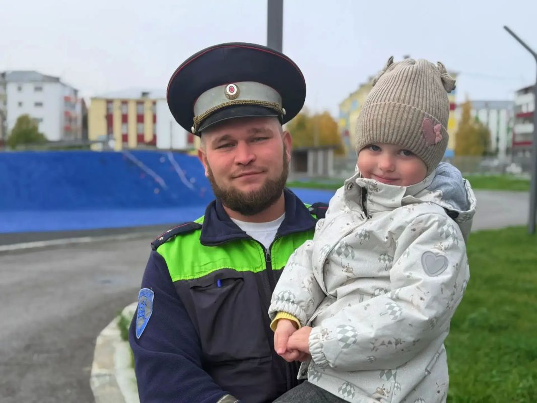 В рамках Всероссийской акции «Неделя безопасности — 2026» в детском саду «Звёздочка» г.Белоярский состоялось яркое и запоминающееся мероприятие — знакомство ребят с патрульным транспортом Госавтоинспекции! В рамках Всероссийской акции «Неделя безопасности — 2026» в детском саду «Звёздочка» г.Белоярский состоялось яркое и запоминающееся мероприятие — знакомство ребят с патрульным транспортом Госавтоинспекции!