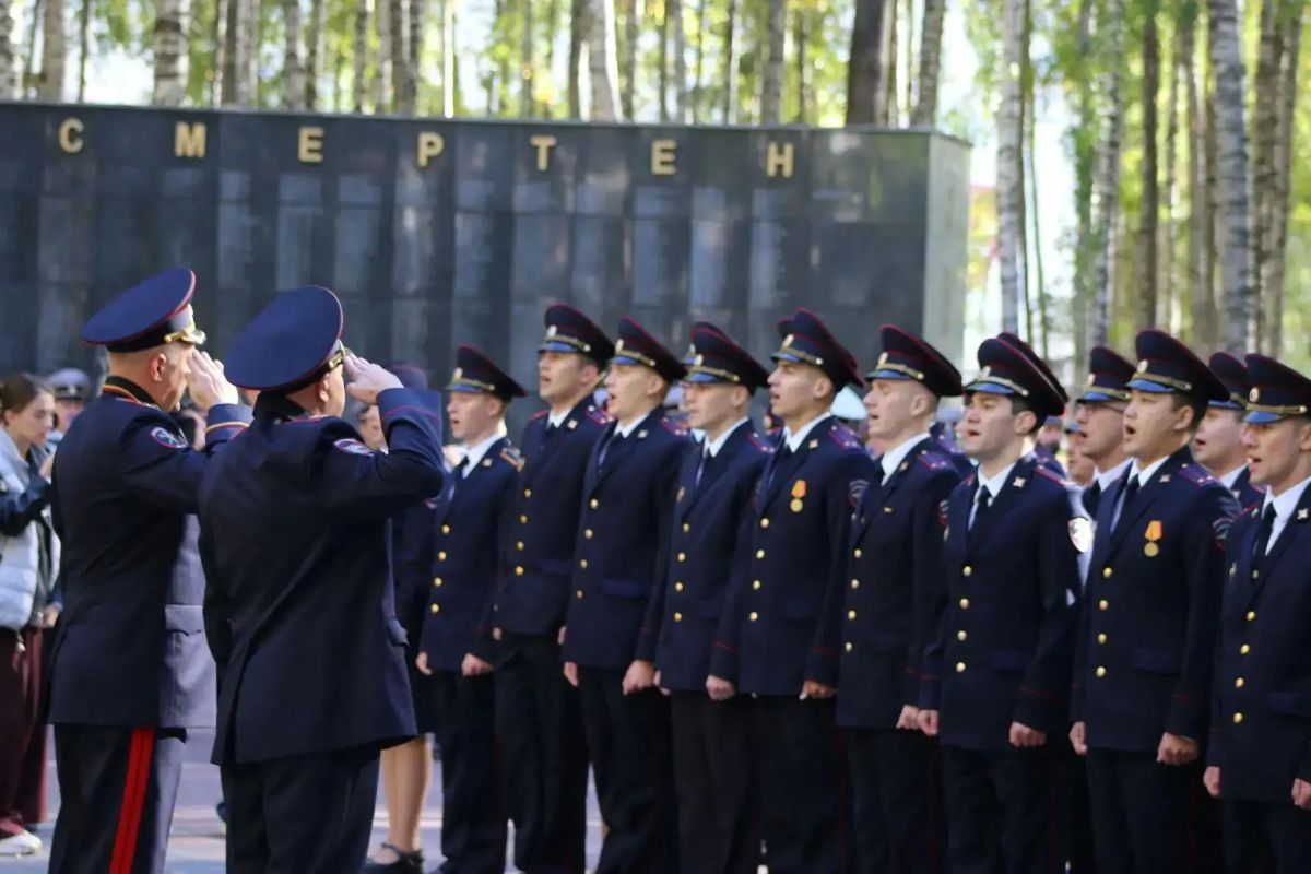 Более 40 молодых полицейских прибыли на службу в Югру Более 40 молодых полицейских прибыли на службу в Югру