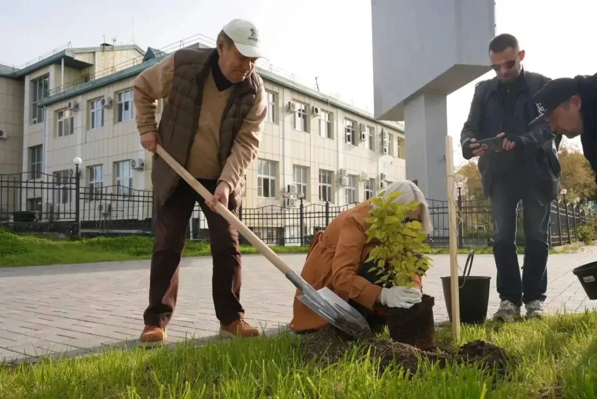 В столице Югры появилась театральная аллея В столице Югры появилась театральная аллея