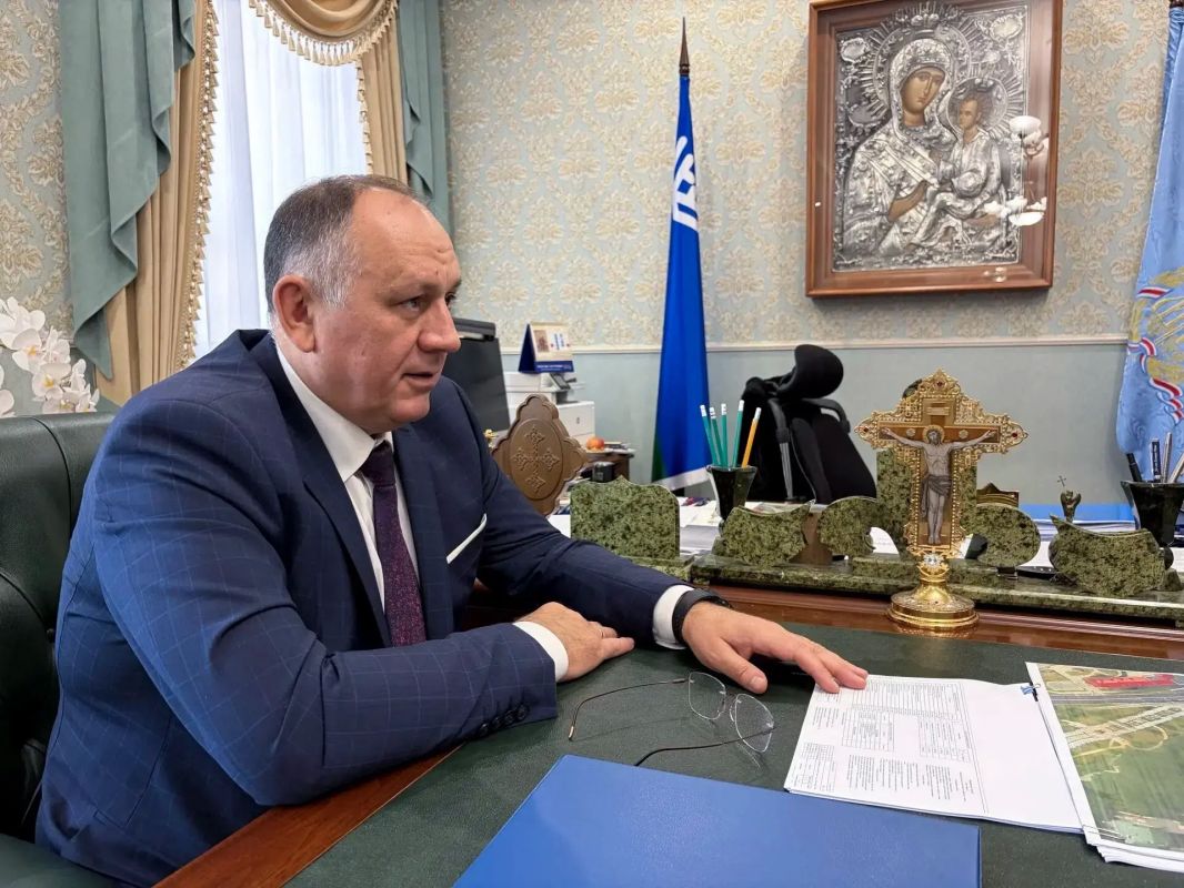 28 сентября 2026 года, в епархиальном управлении г. Ханты-Мансийска, состоялась встреча митрополита Ханты-Мансийского и Сургутского Павла с Главой города Ханты-Мансийска Максимом Ряшиным 28 сентября 2026 года, в епархиальном управлении г. Ханты-Мансийска, состоялась встреча митрополита Ханты-Мансийского и Сургутского Павла с Главой города Ханты-Мансийска Максимом Ряшиным