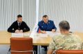 Ханты-Мансийский межрайонный прокурор Сергей Мингалев совместно с руководителем Фонда «Защитники Отечества» Игорем Илыком провел личный прием участников специальной военной операции и членов их семей