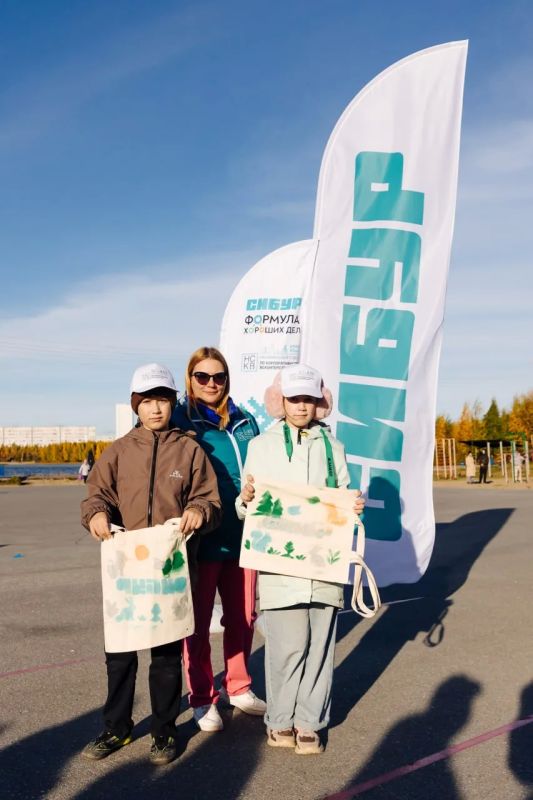 Экология — общая забота: субботник на Комсомольском озере в Нижневартовске объединил волонтёров разных предприятий города Экология — общая забота: субботник на Комсомольском озере в Нижневартовске объединил волонтёров разных предприятий города