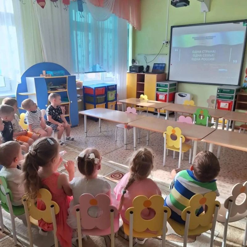 В Югре прошли мероприятия ко Дню воссоединения В Югре прошли мероприятия ко Дню воссоединения
