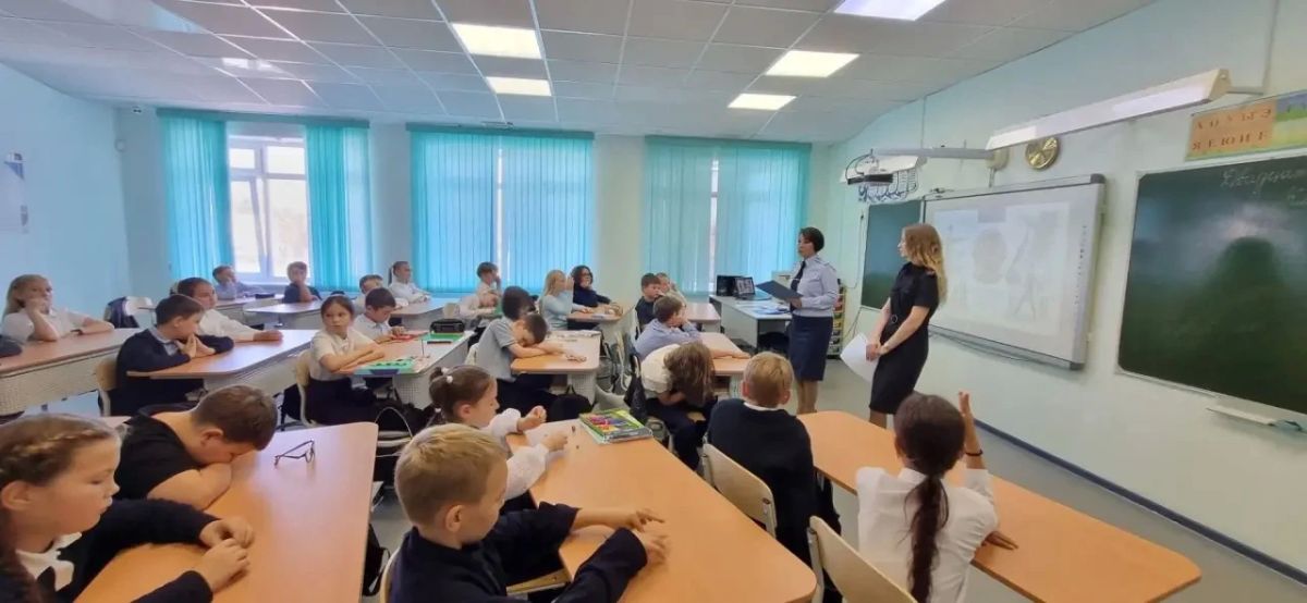 В целях сохранения жизни и здоровья юных участников дорожного движения, предупреждения автоаварий с участием несовершеннолетних, сотрудники Управления Госавтоинспекции Югры организовали цикл профилактических встреч с детьми В целях сохранения жизни и здоровья юных участников дорожного движения, предупреждения автоаварий с участием несовершеннолетних, сотрудники Управления Госавтоинспекции Югры организовали цикл профилактических встреч с детьми