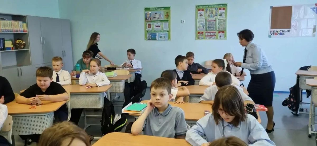 В целях сохранения жизни и здоровья юных участников дорожного движения, предупреждения автоаварий с участием несовершеннолетних, сотрудники Управления Госавтоинспекции Югры организовали цикл профилактических встреч с детьми В целях сохранения жизни и здоровья юных участников дорожного движения, предупреждения автоаварий с участием несовершеннолетних, сотрудники Управления Госавтоинспекции Югры организовали цикл профилактических встреч с детьми