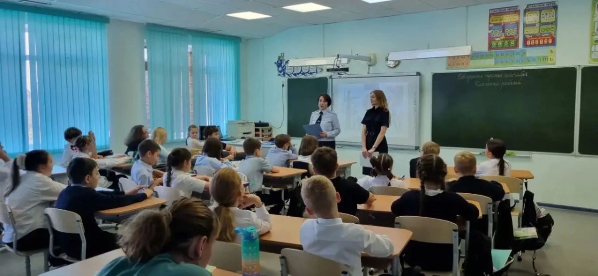В целях сохранения жизни и здоровья юных участников дорожного движения, предупреждения автоаварий с участием несовершеннолетних, сотрудники Управления Госавтоинспекции Югры организовали цикл профилактических встреч с детьми В целях сохранения жизни и здоровья юных участников дорожного движения, предупреждения автоаварий с участием несовершеннолетних, сотрудники Управления Госавтоинспекции Югры организовали цикл профилактических встреч с детьми