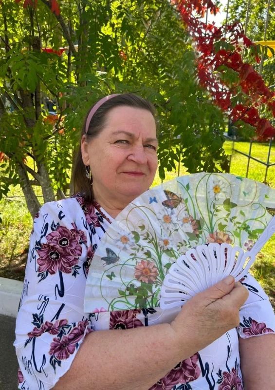 С День пожилого человека любуемся модными луками, которые подобрали бабушкам и дедушкам, живущим в Нижневартовском пансионате круглосуточного ухода С День пожилого человека любуемся модными луками, которые подобрали бабушкам и дедушкам, живущим в Нижневартовском пансионате круглосуточного ухода