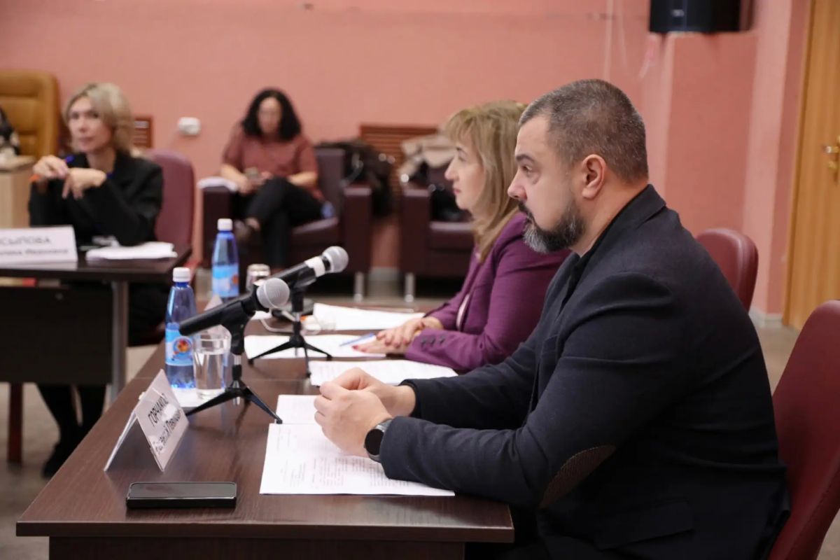 Глава города Дмитрий Кощенко принял участие в заседании Общественной палаты Глава города Дмитрий Кощенко принял участие в заседании Общественной палаты