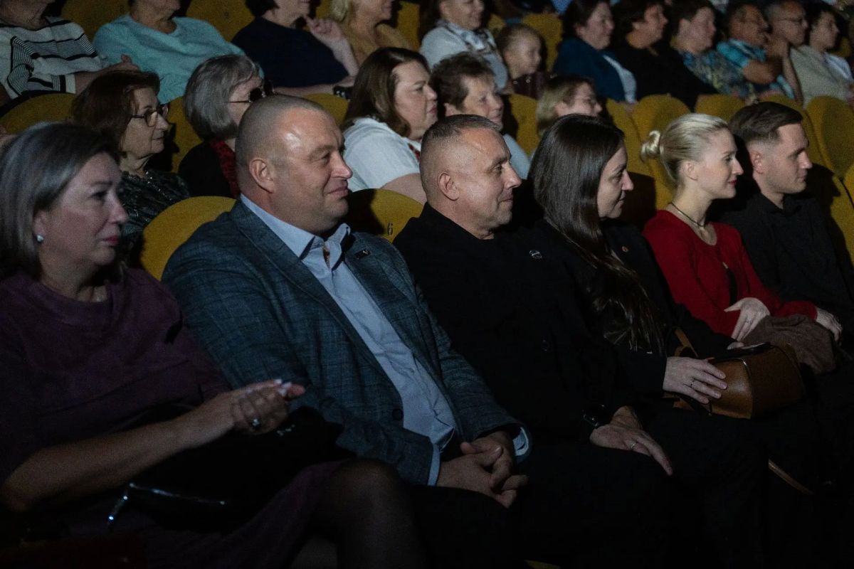 В Международный день музыки творческий сезон в Сургуте открыл XIV фестиваль искусств «60 параллель» В Международный день музыки творческий сезон в Сургуте открыл XIV фестиваль искусств «60 параллель»