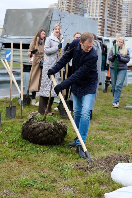 В Сургуте состоялась акция «Аллея предпринимателей» В Сургуте состоялась акция «Аллея предпринимателей»