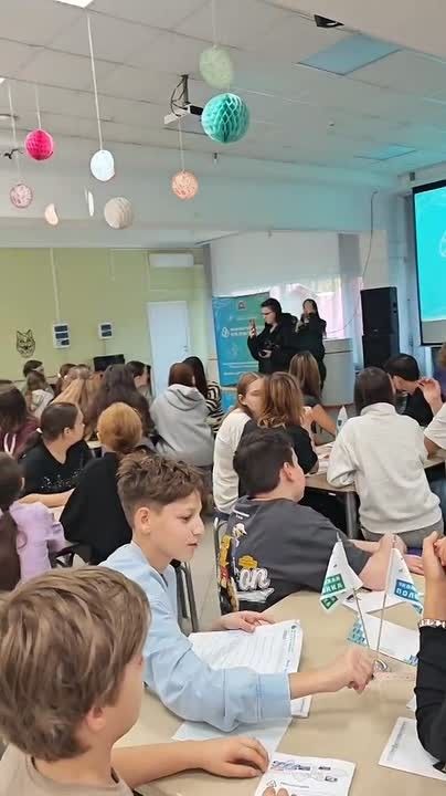 Профильная экологическая смена "Юннаты" проходит в детском оздоровительном лагере "Окуневские зори"