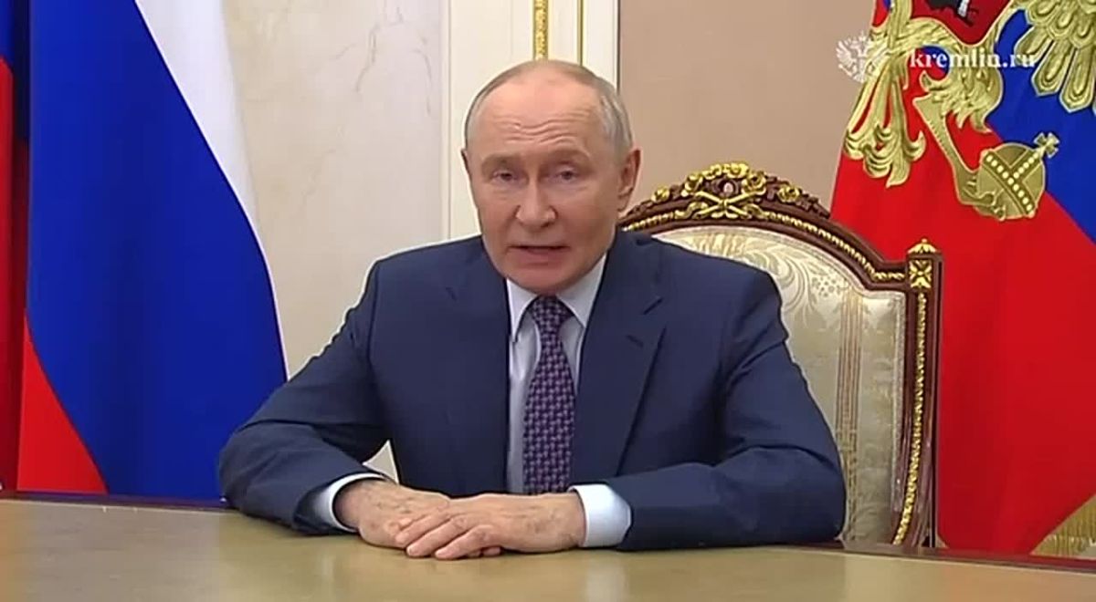 Владимир Путин поздравил педагогов России с Днём учителя