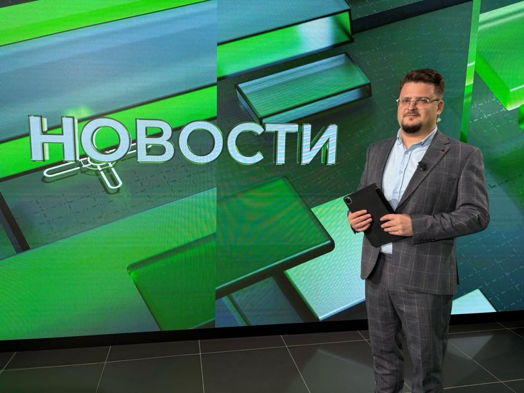 Поломанные деревья, повреждённые автомобили