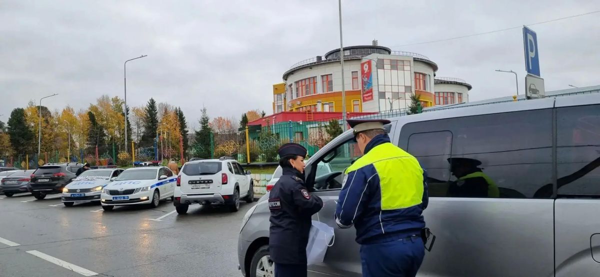 В окружной столице Госавтоинспекция Югры проводит проверку соблюдения правил перевозки детей В окружной столице Госавтоинспекция Югры проводит проверку соблюдения правил перевозки детей