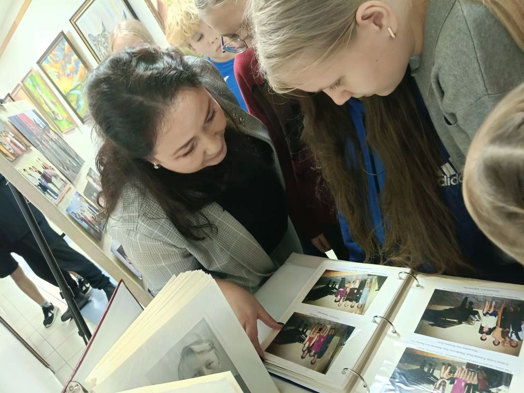 В год 95-летия культурного строительства в Югре Детская школа искусств Ханты-Мансийска представила ретроспективу своей истории В год 95-летия культурного строительства в Югре Детская школа искусств Ханты-Мансийска представила ретроспективу своей истории