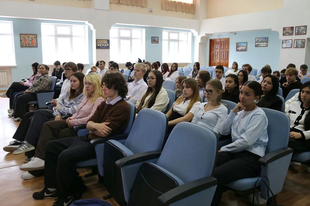 В Ханты-Мансийске прошел профилактический урок для учащихся пятой школы