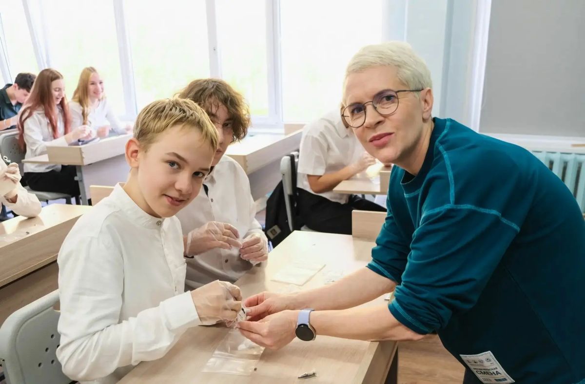 В Югре стартовал новый сезон всероссийского образовательного проекта СИБУРа «Менделеевская смена» В Югре стартовал новый сезон всероссийского образовательного проекта СИБУРа «Менделеевская смена»