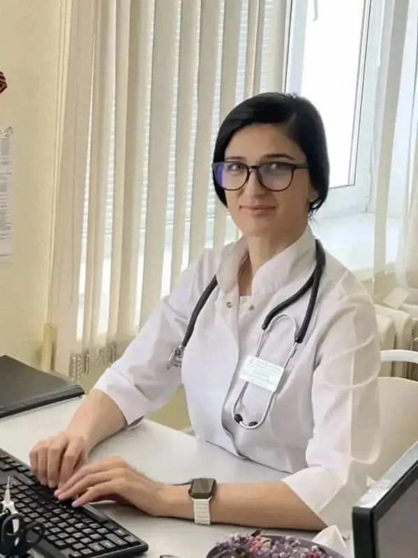 Детский хирург из Югры помогла трем пассажирам за один авиаперелет