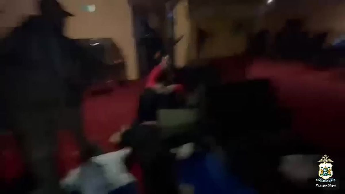 За одной из неприметных подвальных железных дверей в Мегионе скрывался подпольный игорный клуб