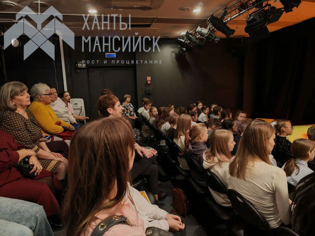 В Ханты-Мансийском театре кукол прошло мероприятие для детей участников СВО В Ханты-Мансийском театре кукол прошло мероприятие для детей участников СВО