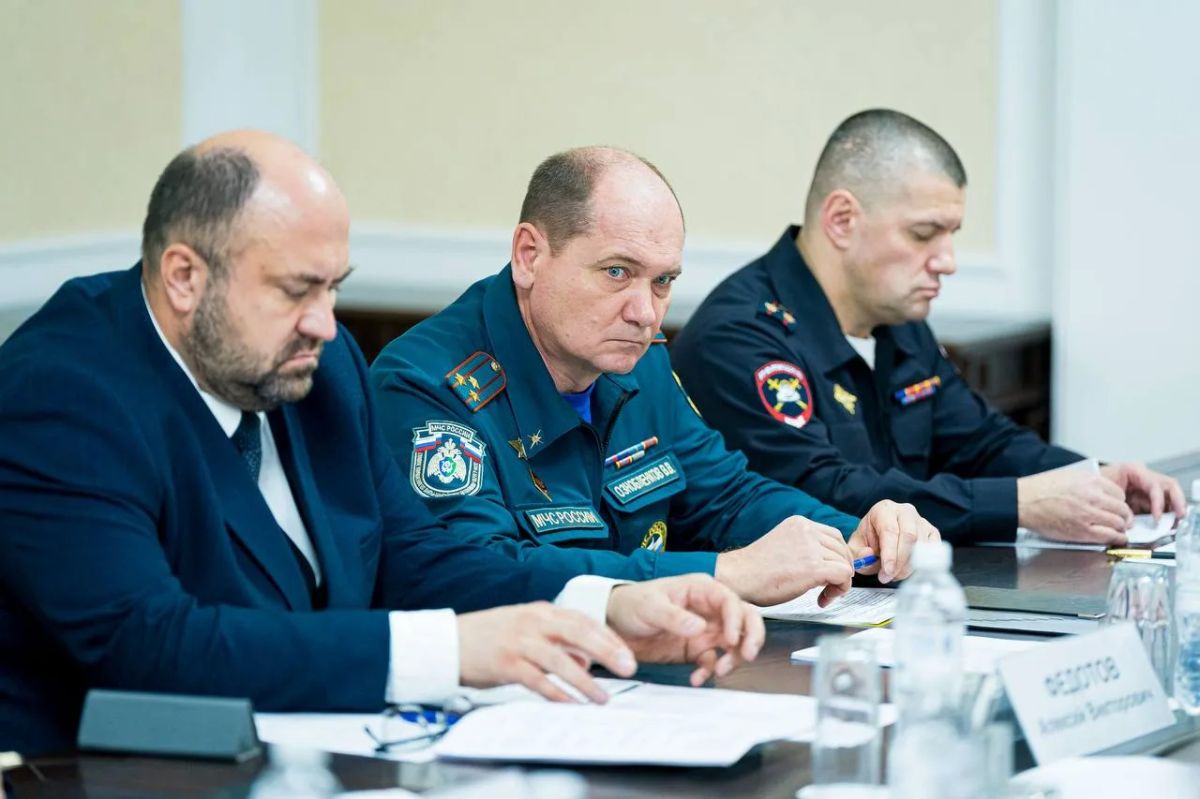 В правительстве Югры обсудили готовность дорог к зимнему сезону В правительстве Югры обсудили готовность дорог к зимнему сезону