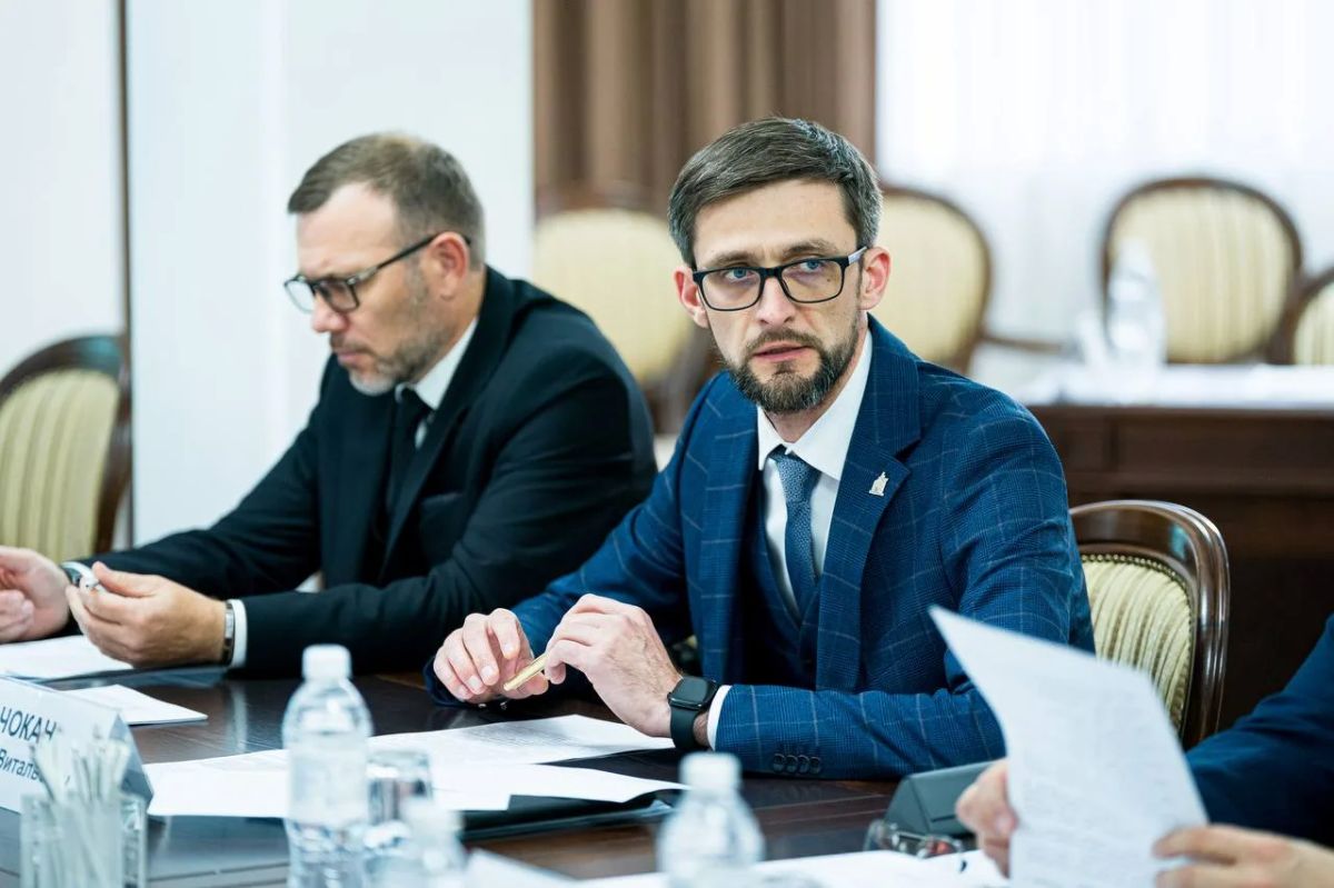 В правительстве Югры обсудили готовность дорог к зимнему сезону В правительстве Югры обсудили готовность дорог к зимнему сезону