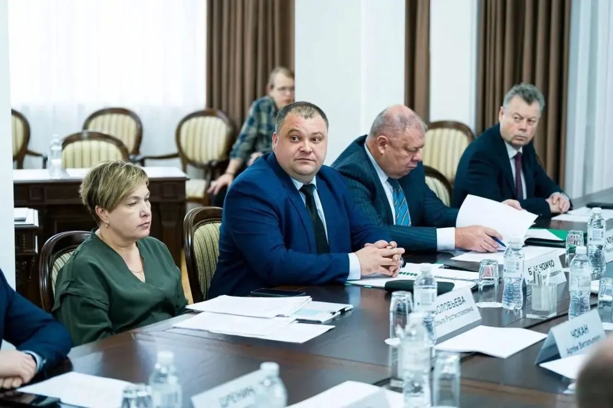 Югра готовится к зиме: дороги, техника и запасы — на контроле Югра готовится к зиме: дороги, техника и запасы — на контроле