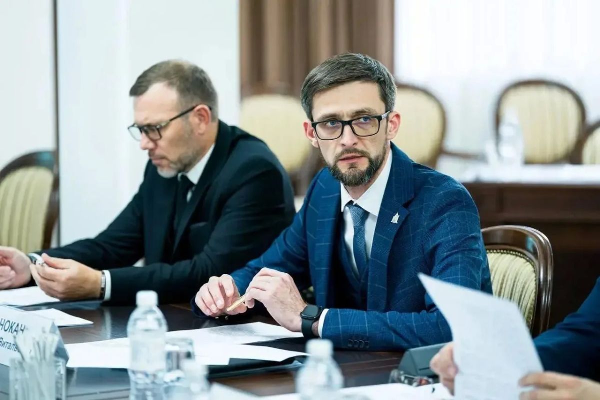 Югра готовится к зиме: дороги, техника и запасы — на контроле Югра готовится к зиме: дороги, техника и запасы — на контроле