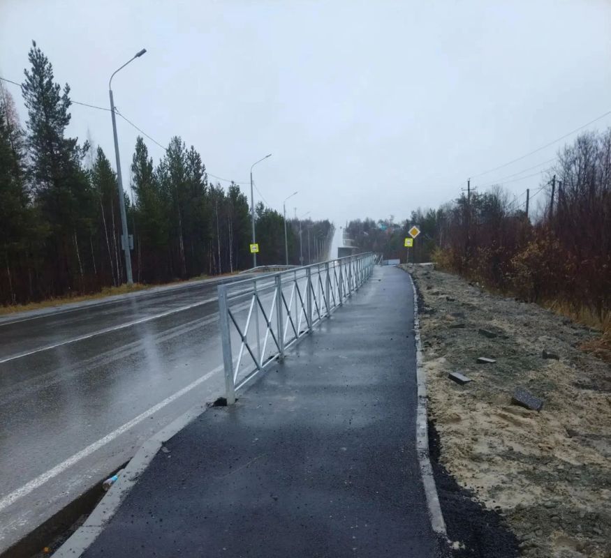 В Октябрьском районе завершают устройство недостающих тротуаров В Октябрьском районе завершают устройство недостающих тротуаров