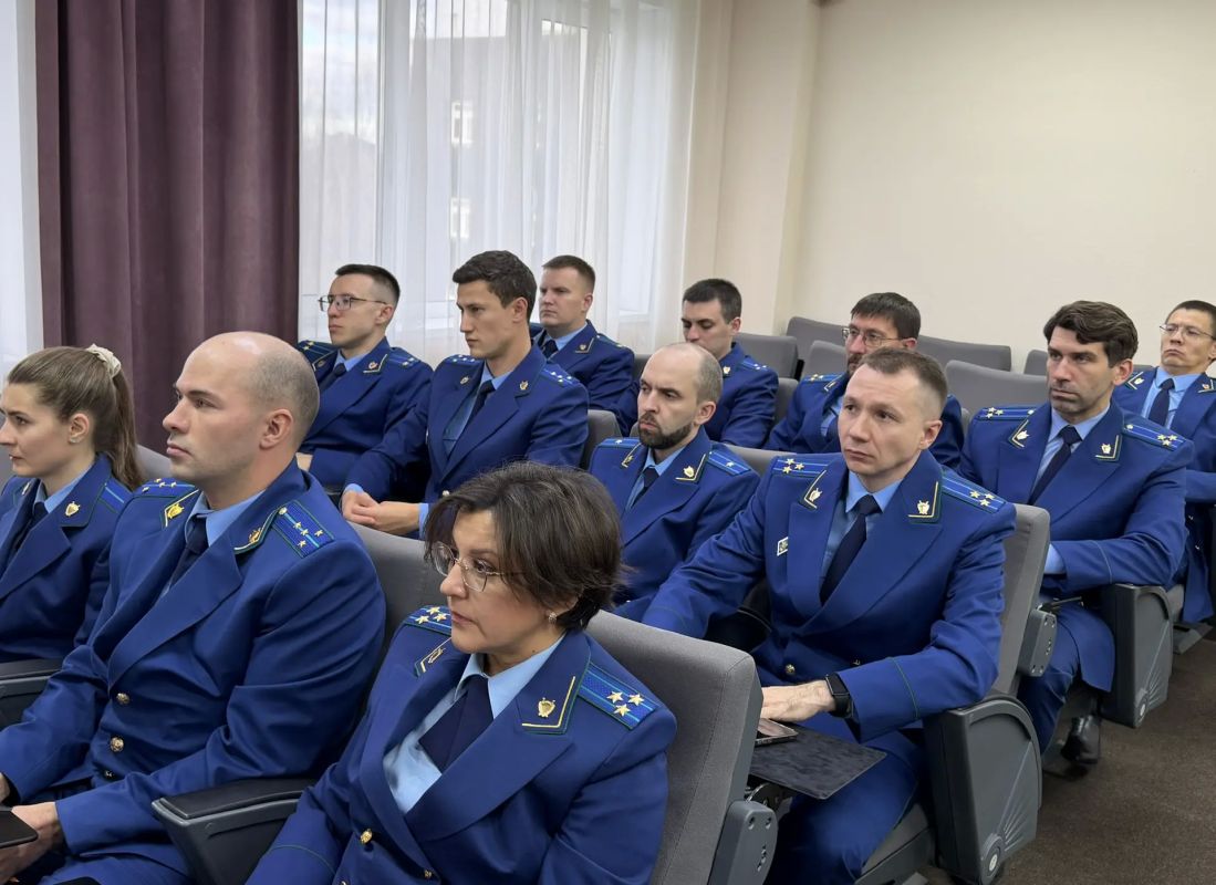 Под председательством прокурора автономного округа Дмитрия Попова состоялось заседание коллегии по вопросам реализации полномочий в гражданском, административном и арбитражном судопроизводстве Под председательством прокурора автономного округа Дмитрия Попова состоялось заседание коллегии по вопросам реализации полномочий в гражданском, административном и арбитражном судопроизводстве