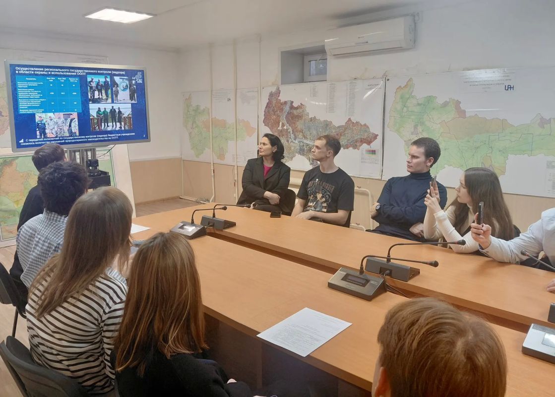 Студенты-экологи ЮГУ познакомились с работой лесного управления Студенты-экологи ЮГУ познакомились с работой лесного управления