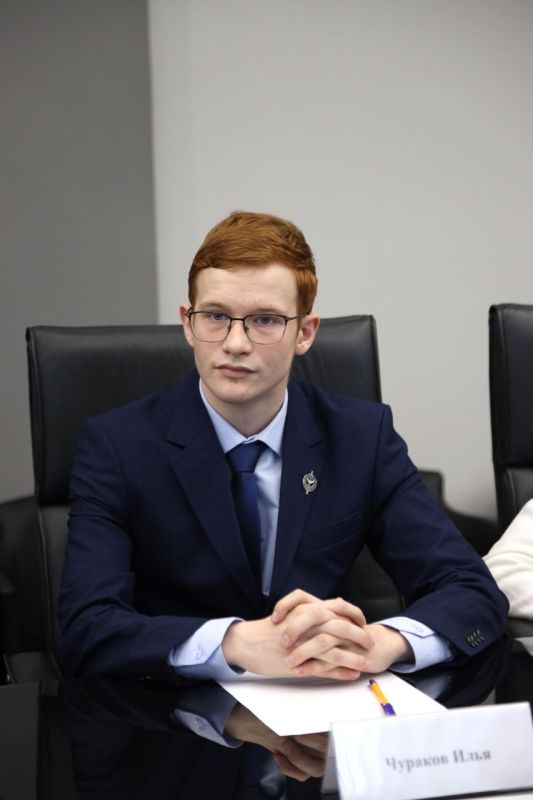 Дмитрий Кощенко: Встретился с невероятно активными и нацеленными на созидание молодыми людьми – победителями муниципального этапа регионального проекта «Лидеры изменений Югры. Первые» Дмитрий Кощенко: Встретился с невероятно активными и нацеленными на созидание молодыми людьми – победителями муниципального этапа регионального проекта «Лидеры изменений Югры. Первые»